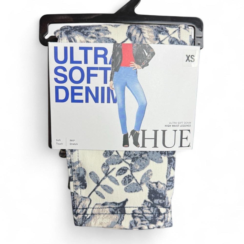 HUE Ultra Soft Denim High Waist Leggings in Cream with Blue Floral Print